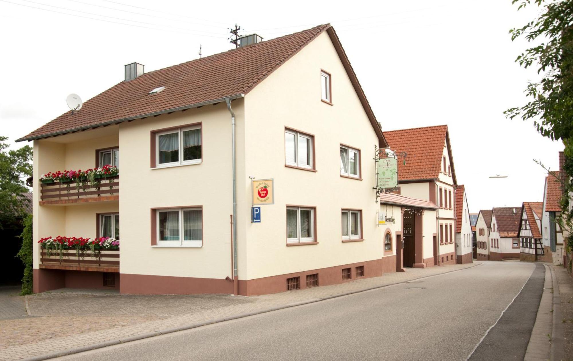 Weingut Und Gaestehaus Vongerichten Oberhausen  Exterior foto